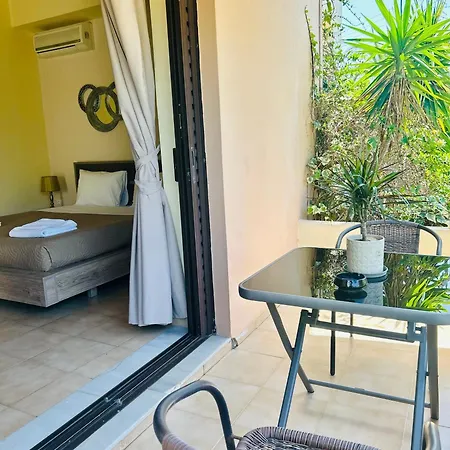 Esperia Inn *